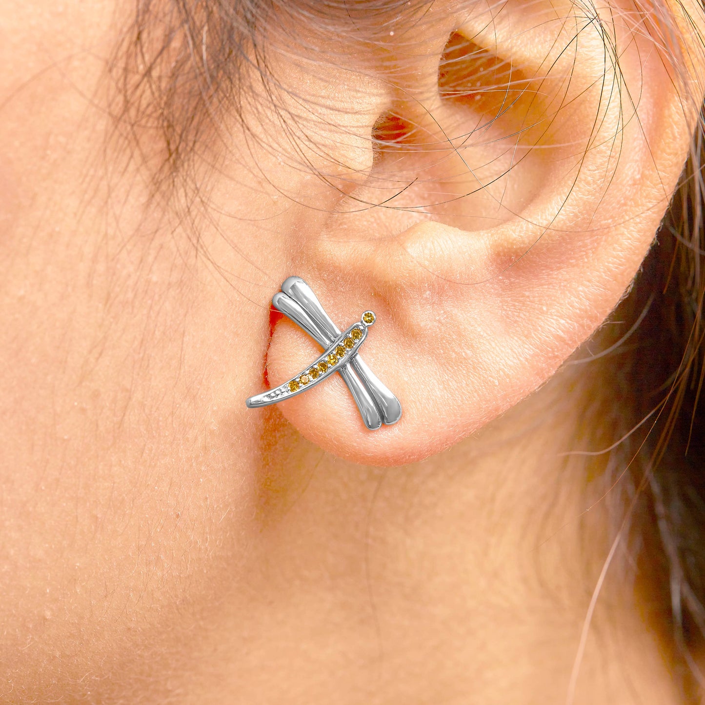 Ohrstecker aus Sterlingsilber mit gelbem Diamantakzent in Libellenform