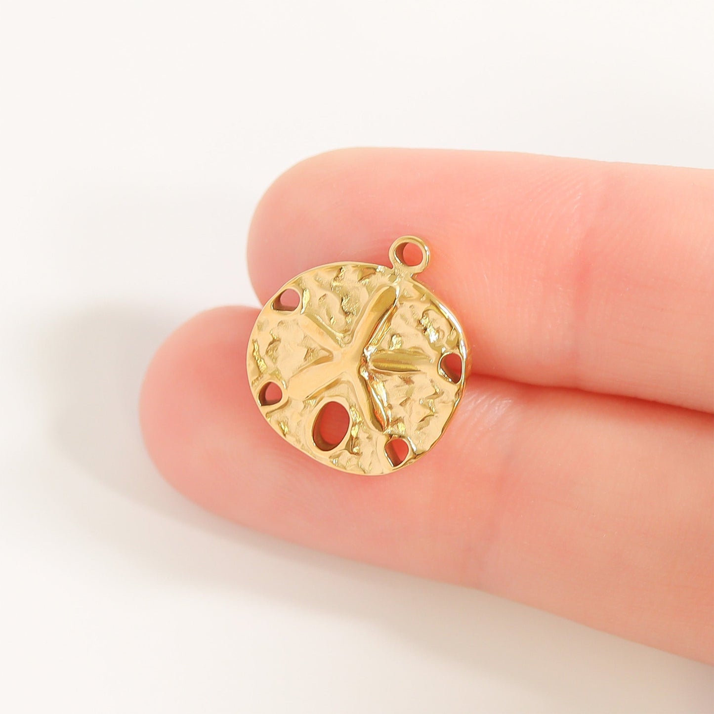 18K Gold PVD Stainless Steel Sand Dollar Charm / PDL0198