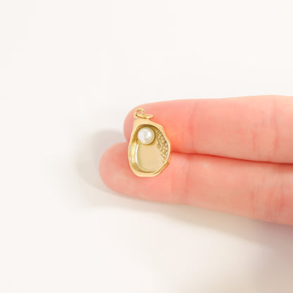 18K Gold PVD Stainless Steel Shell Charm with Pearl / PDL0191
