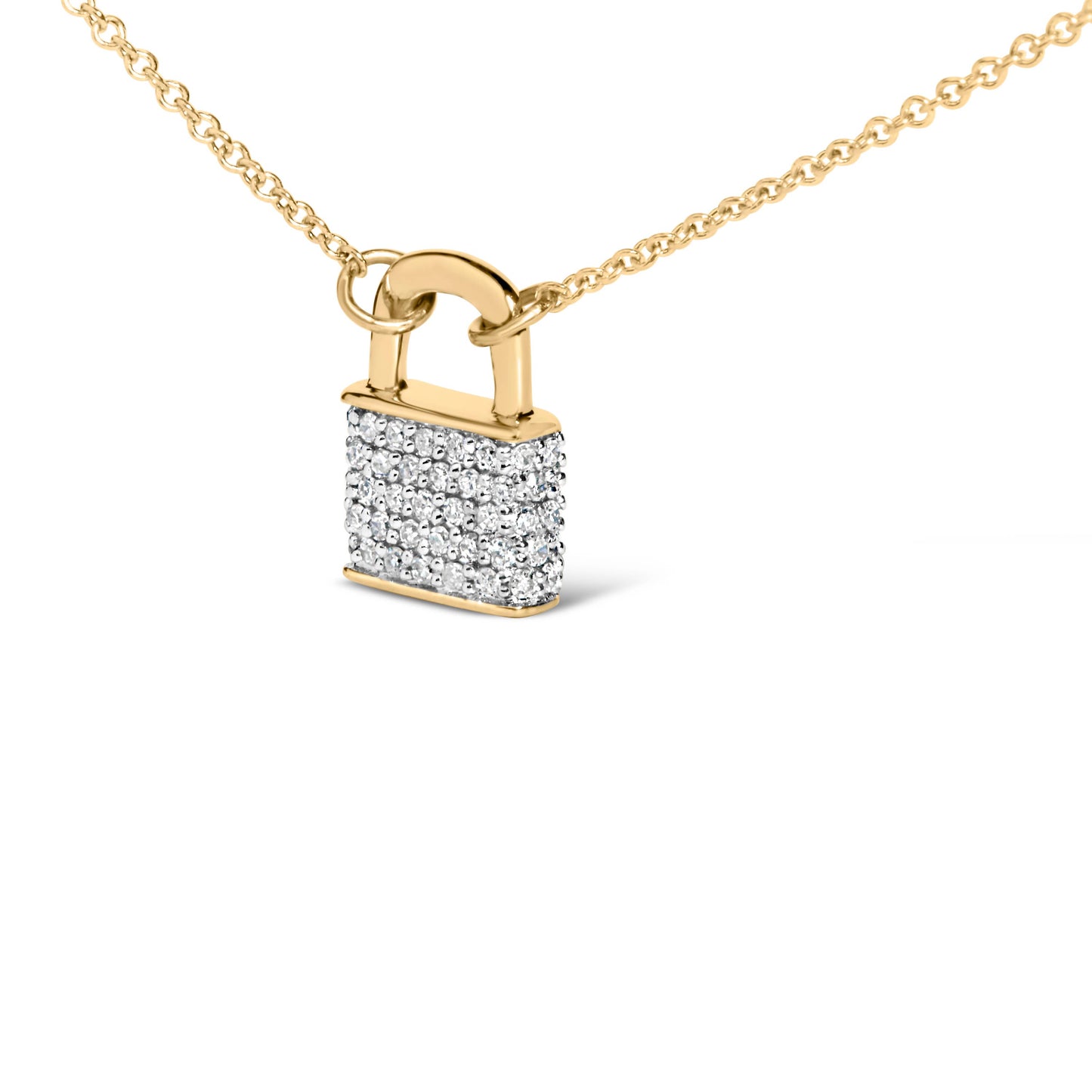 Halskette mit Anhänger in 14K Gelbgold und 1/6 Karat Diamanten, 18" lang.