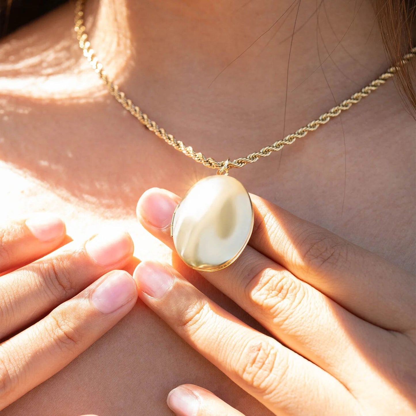 18K Gold PVD Stainless Steel Oval Locket / PDL0243