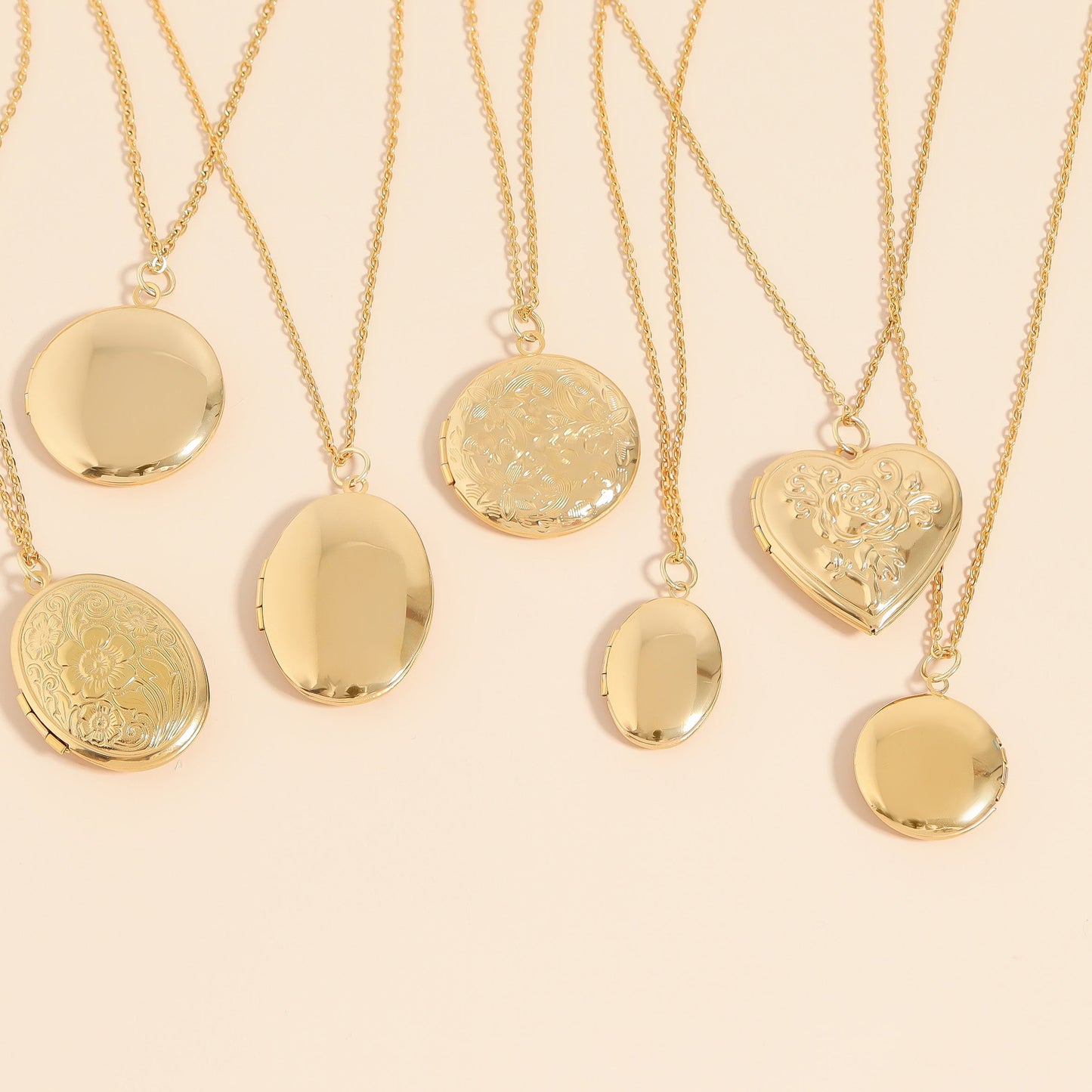 18K Gold PVD Stainless Steel Round Floral textured Locket / PDL0240