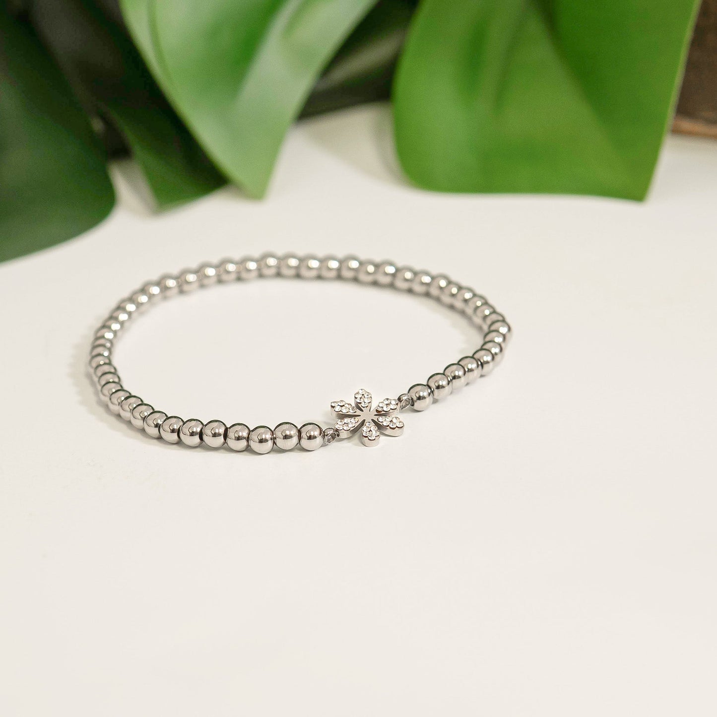 18K Gold PVD Stainless Steel Stone Flower Metal Beaded Stretch Bracelet / BRJ1020