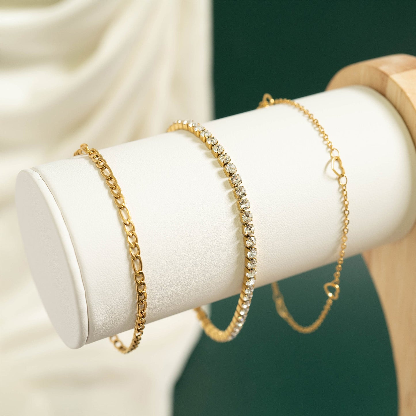 18K Gold PVD Stainless Steel Figaro Chain Bracelet or Anklet / BRJ9097