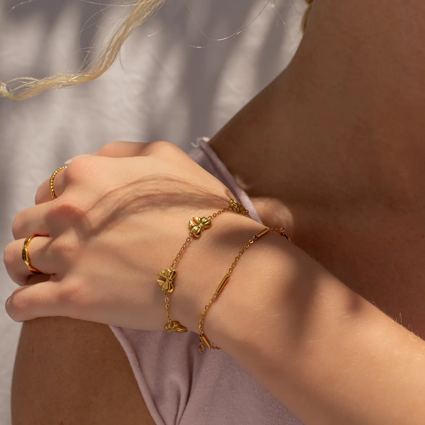 18K Gold PVD Stainless Steel Bow Station Bracelet / BRJ1069