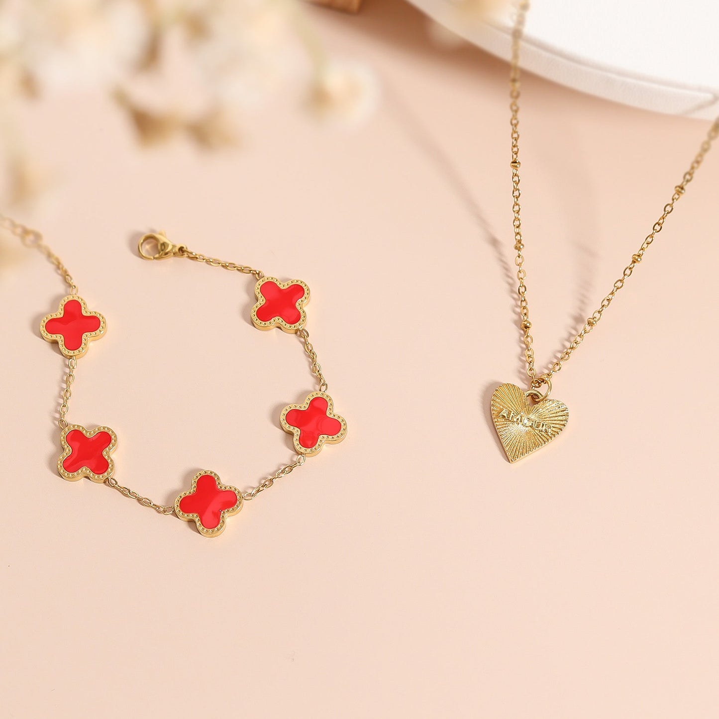 18K Gold PVD Stainless Steel Sunburst Heart Amour Charm / PDL0232