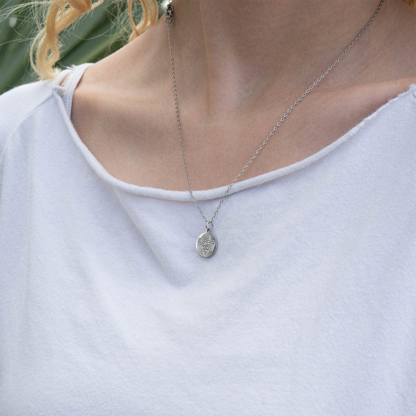 18K Gold PVD Stainless Steel Stone Bee Pendant Necklace / CHN0086