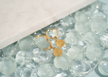 18K Gold Stainless Steel Shell Pendant Huggie Earrings / ERJ0072