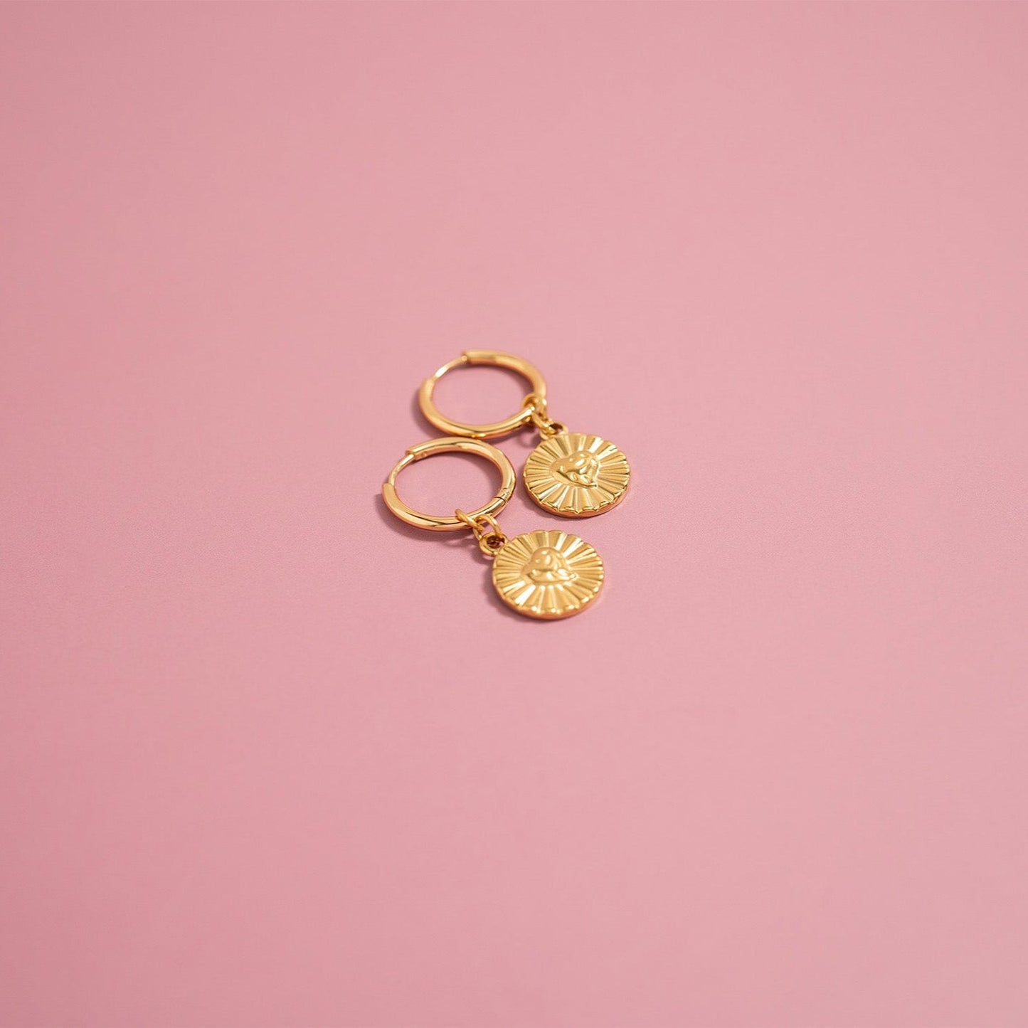 18K Gold PVD Sunburst Heart Huggie Earring / ERJ0083