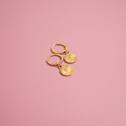 18K Gold PVD Sunburst Heart Huggie Earring / ERJ0083