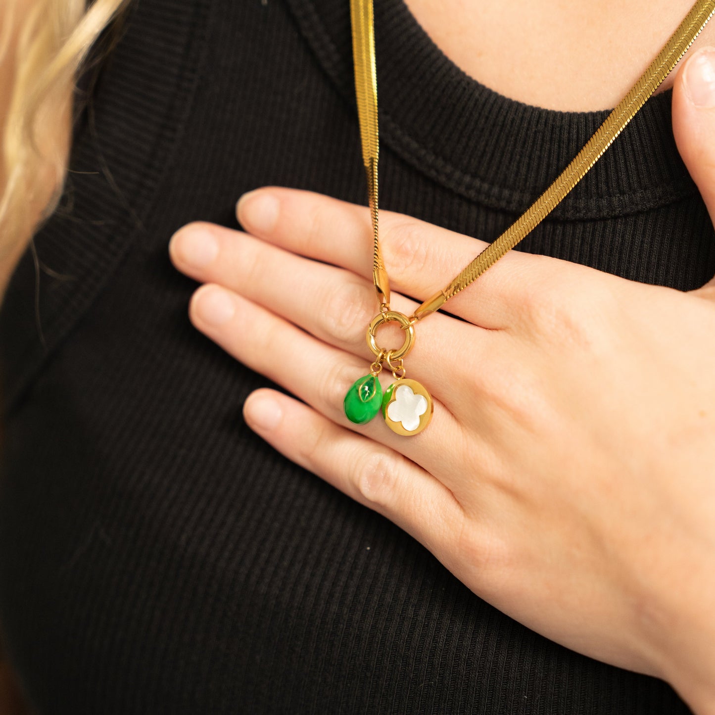 18K Gold PVD Stainless Pearl Floral Charm / PDL0286