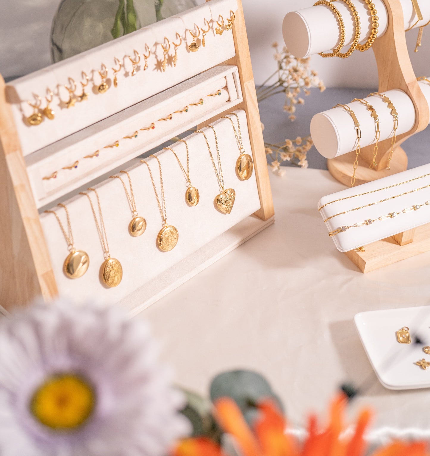 18K Gold PVD Stainless Steel Textured Oval Locket / PDL0245