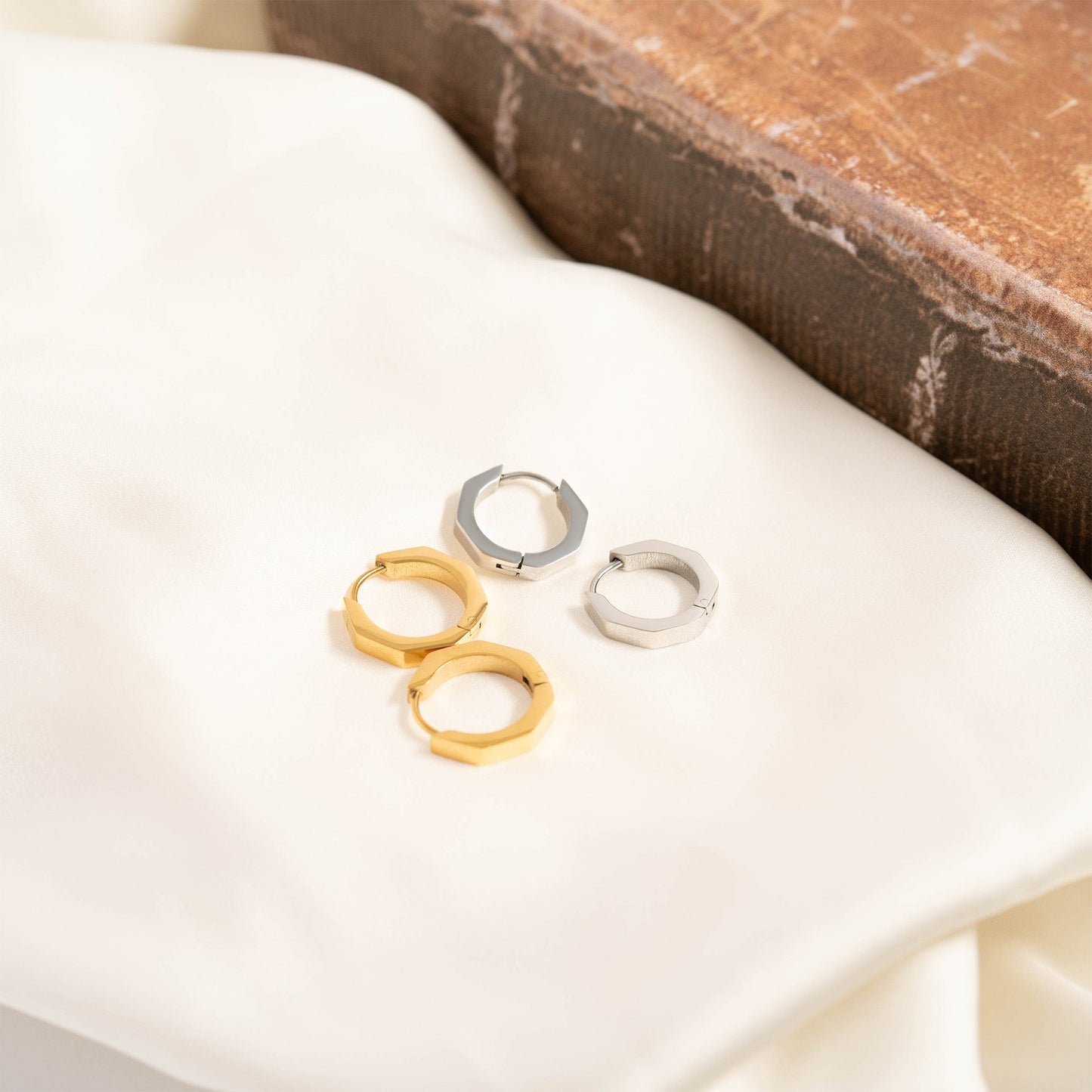 18K Gold PVD Stainless Steel Geometric Huggie Hoop Earrings / ERJ0008