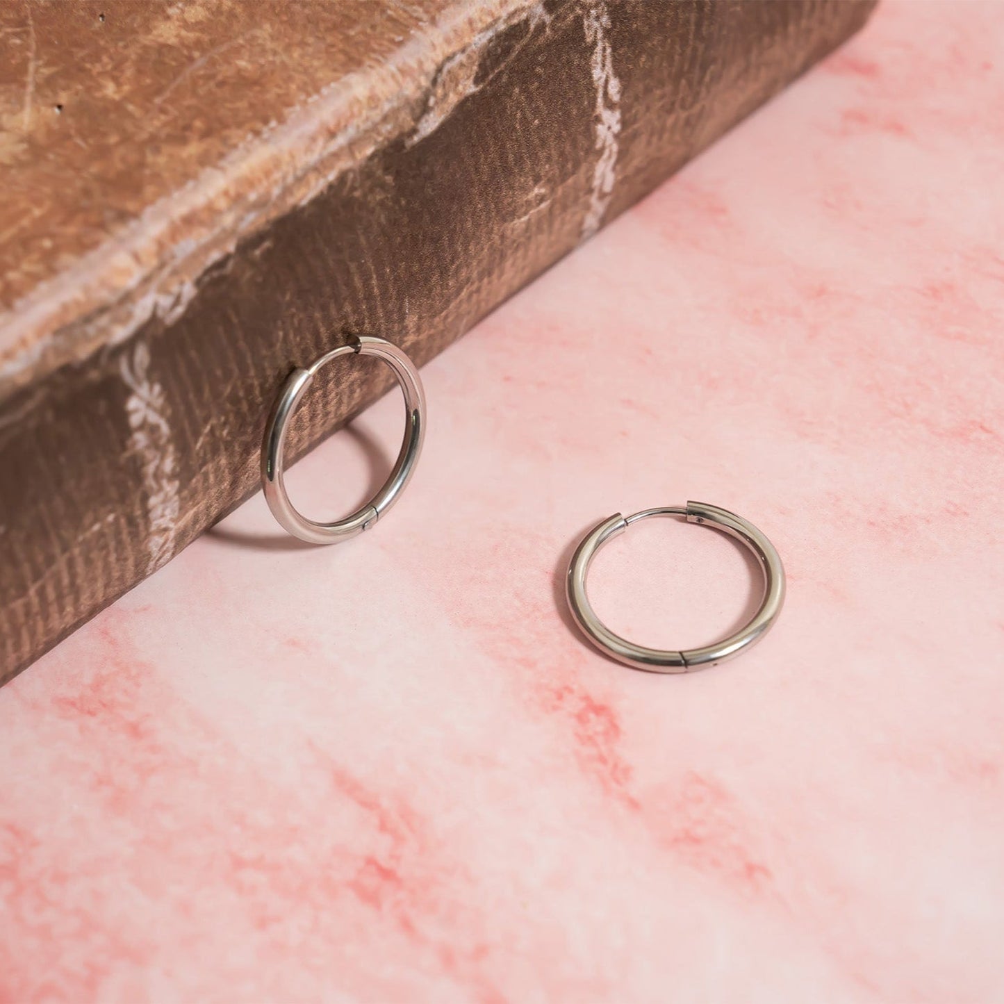 18K Gold PVD Stainless Steel Circle Huggie Hoop Earrings / ERJ0023