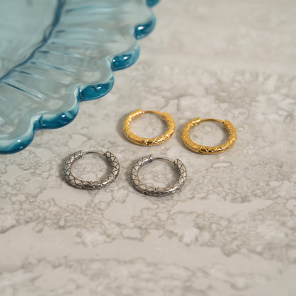 18K Gold PVD Stainless Steel Textured Huggie Hoop Earrings / ERJ0025