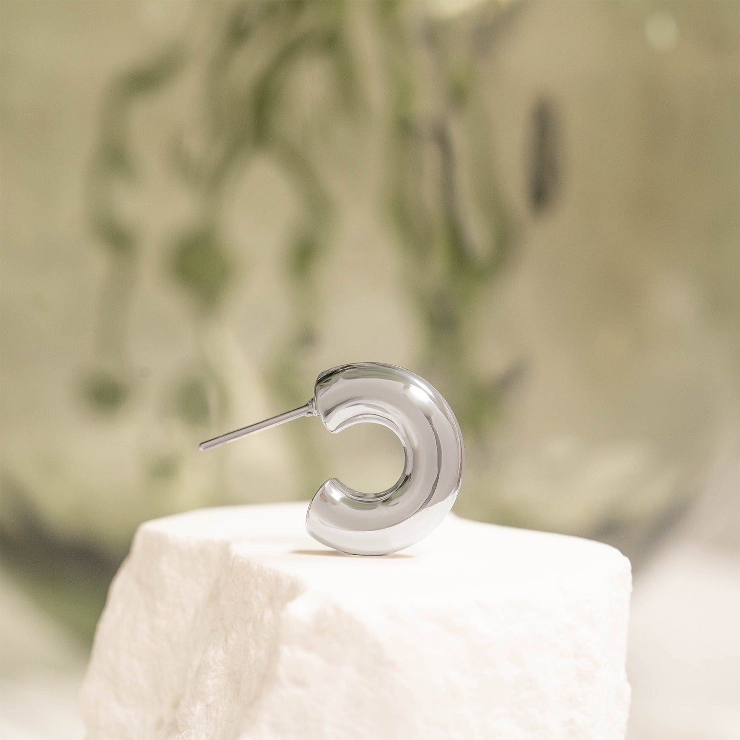 18K Gold PVD Stainless Steel Chunky Huggie Hoop Earring / ERJ0047