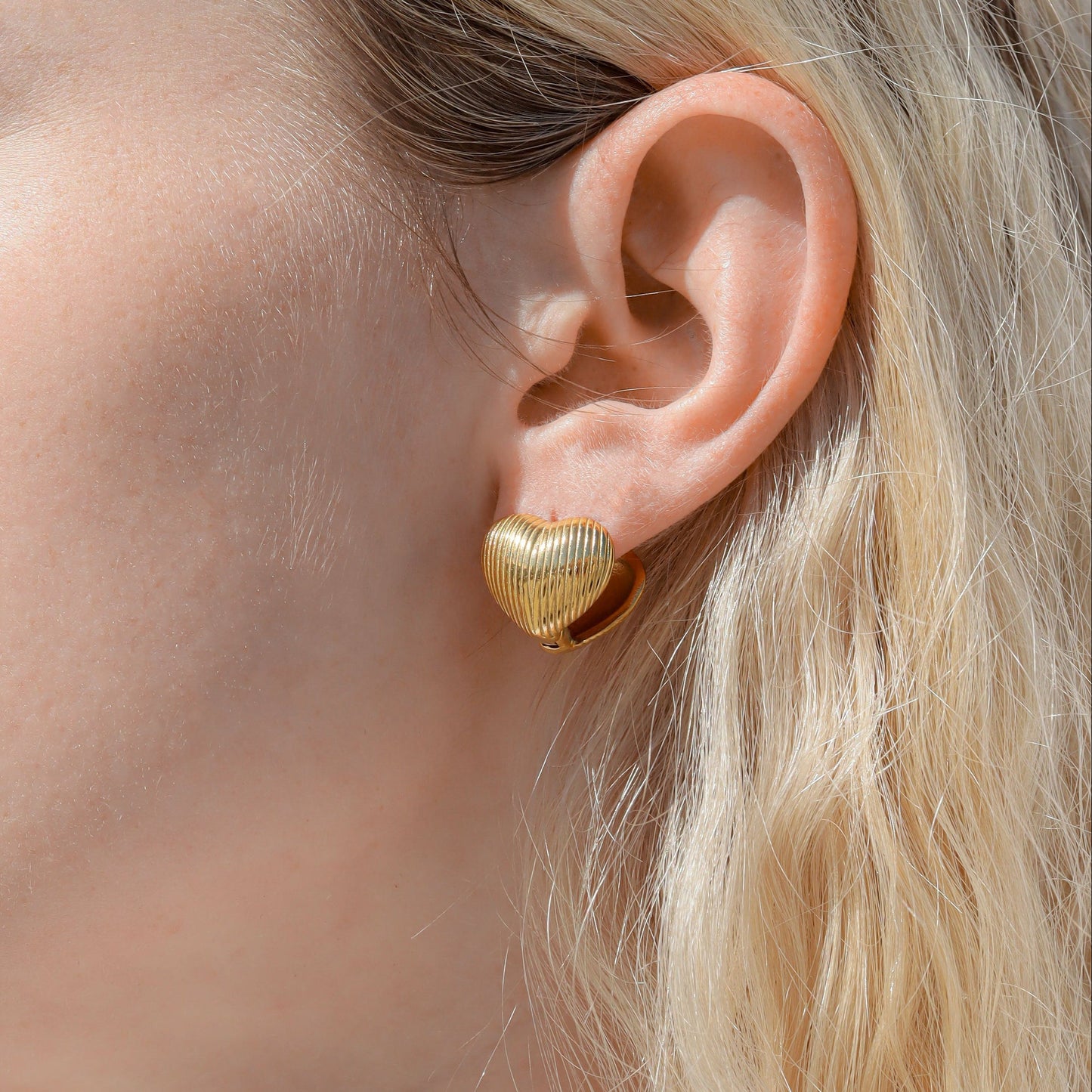 18K Gold PVD Stainless Steel Heart Huggie Earrings / ERJ0065