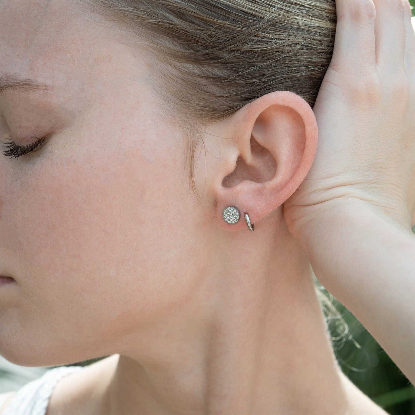 18K Gold PVD Stainless Steel Round Stud Pave Stones Earrings / ERJ0078