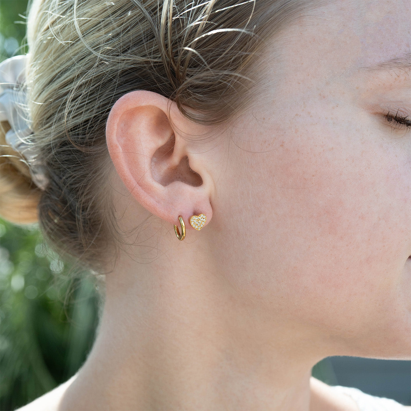 18K Gold PVD Stainless Steel Heart Stud Pave Stones Earrings / ERJ0079