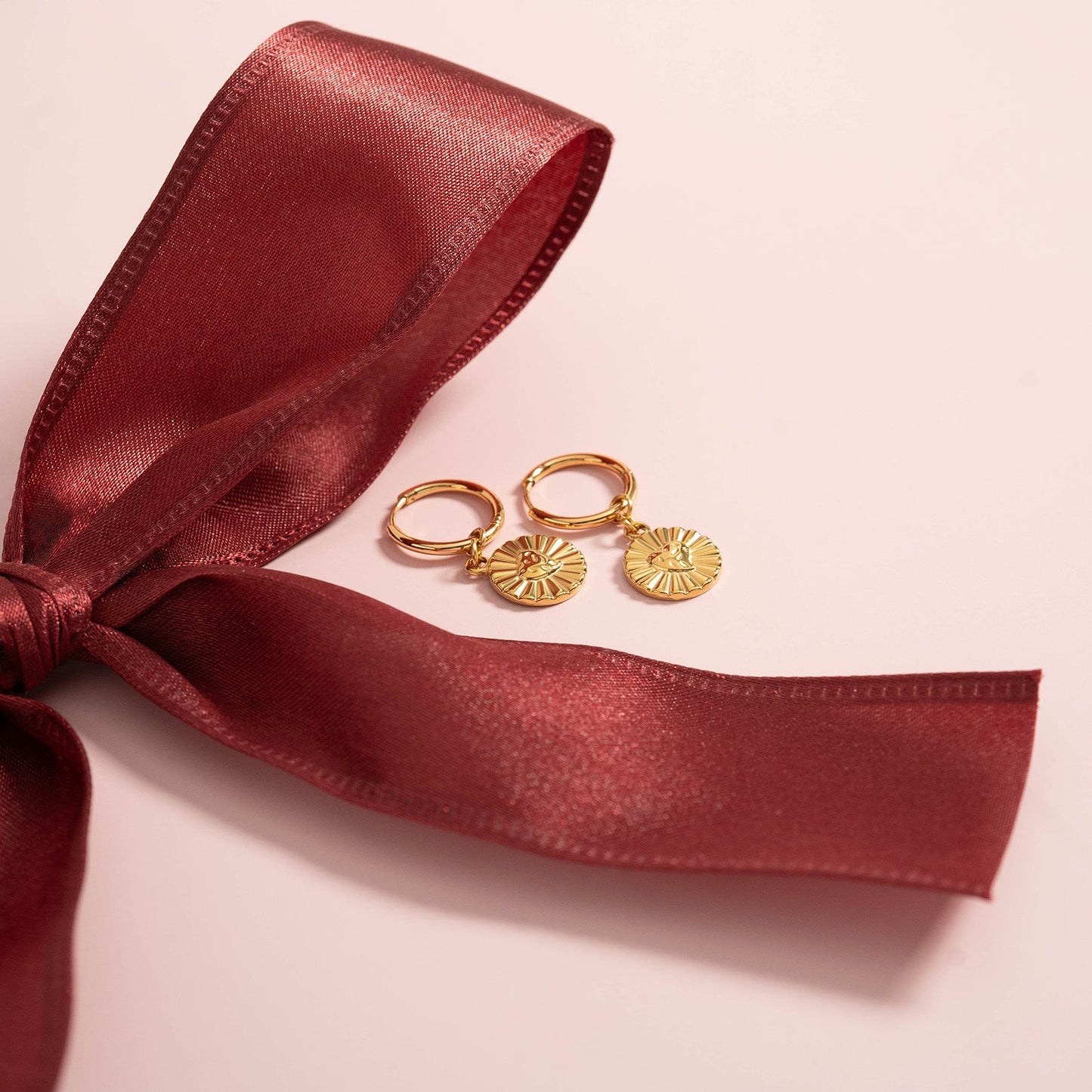 18K Gold PVD Sunburst Heart Huggie Earring / ERJ0083