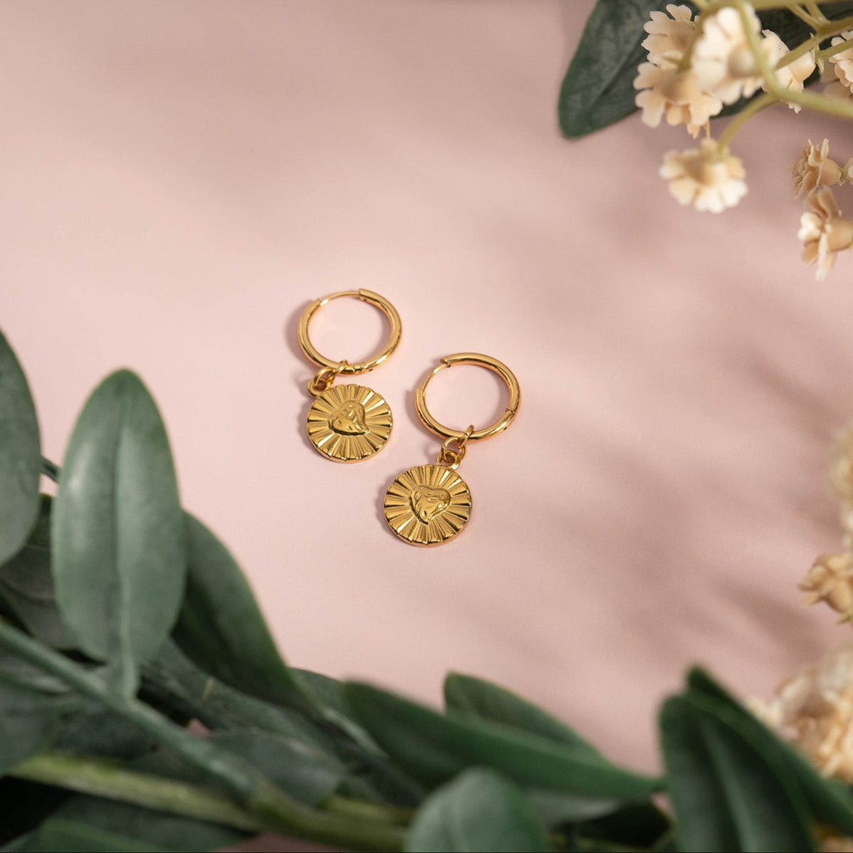 18K Gold PVD Sunburst Heart Huggie Earring / ERJ0083