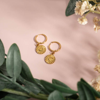18K Gold PVD Sunburst Heart Huggie Earring / ERJ0083