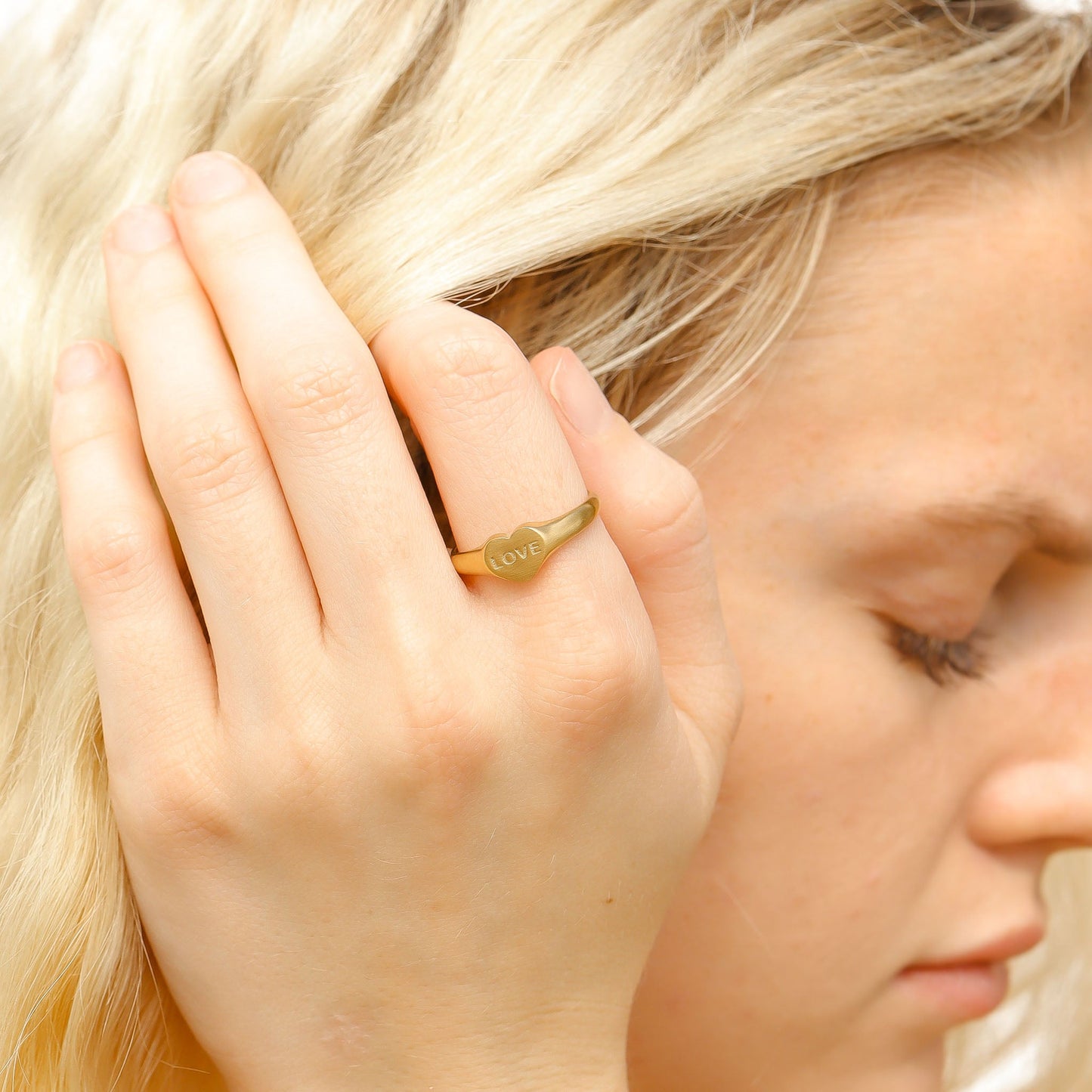 18K Gold PVD Stainless Steel Love Heart Signet Ring / ESR0005