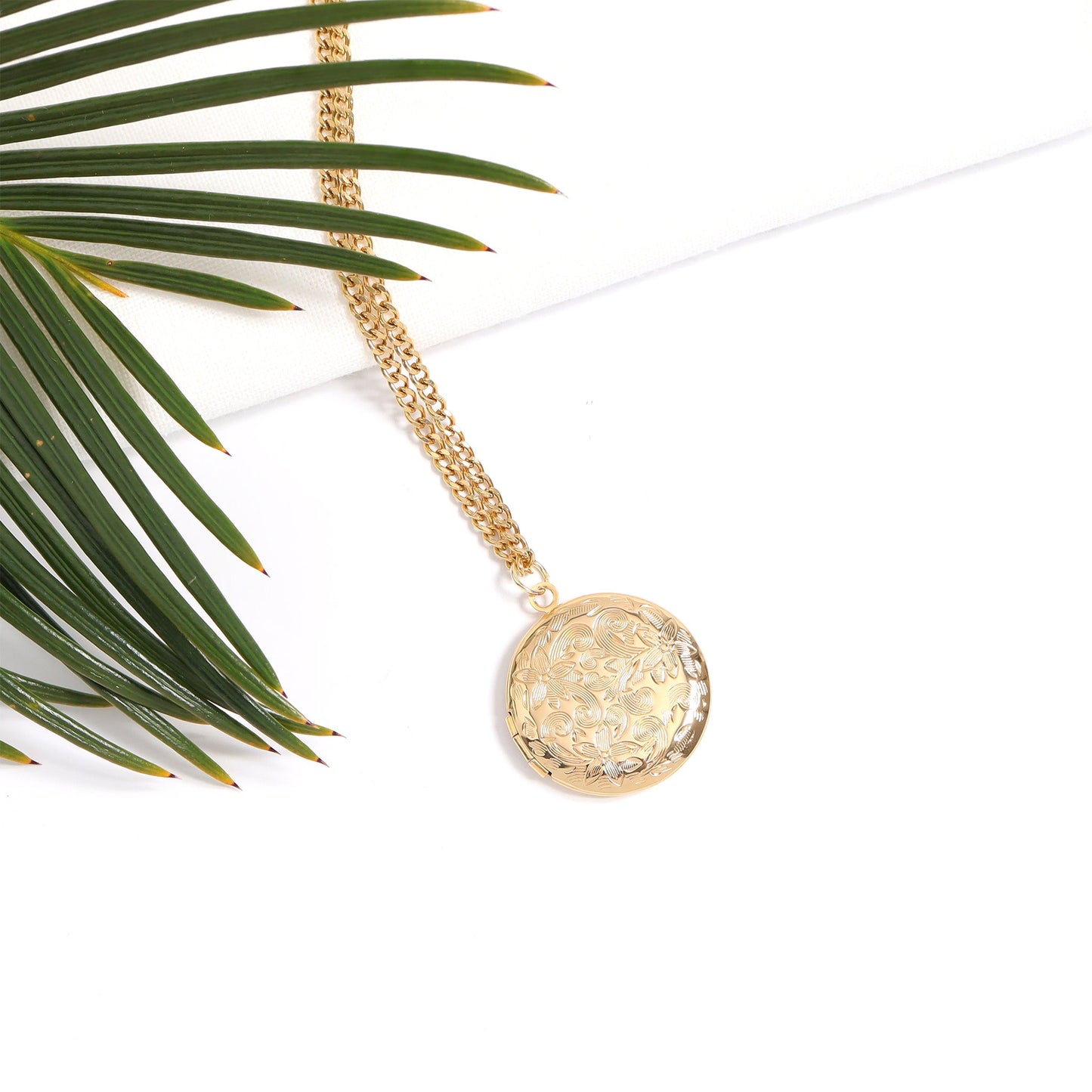 18K Gold PVD Stainless Steel Round Floral textured Locket / PDL0240