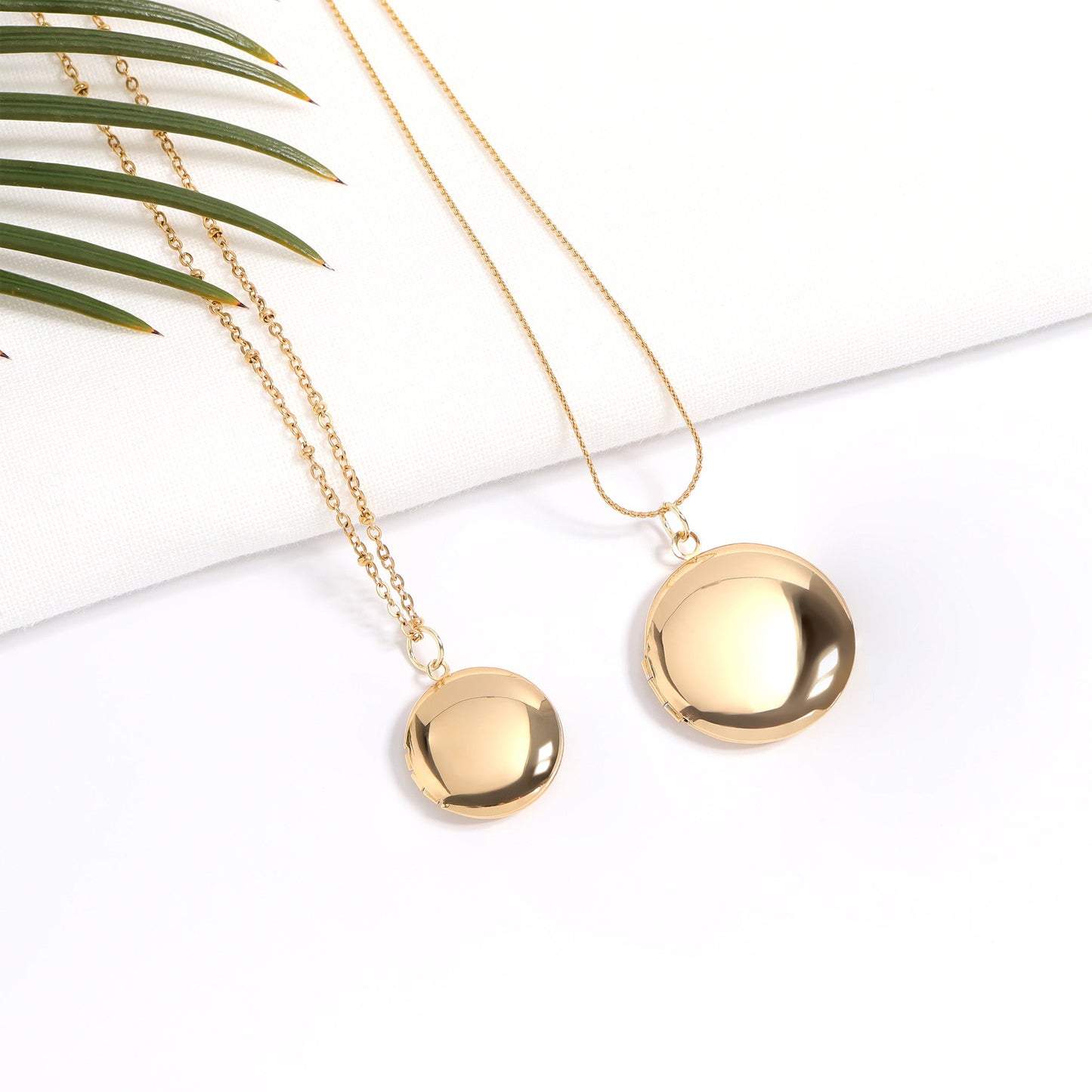 18K Gold PVD Stainless Steel Round Locket / PDL0241