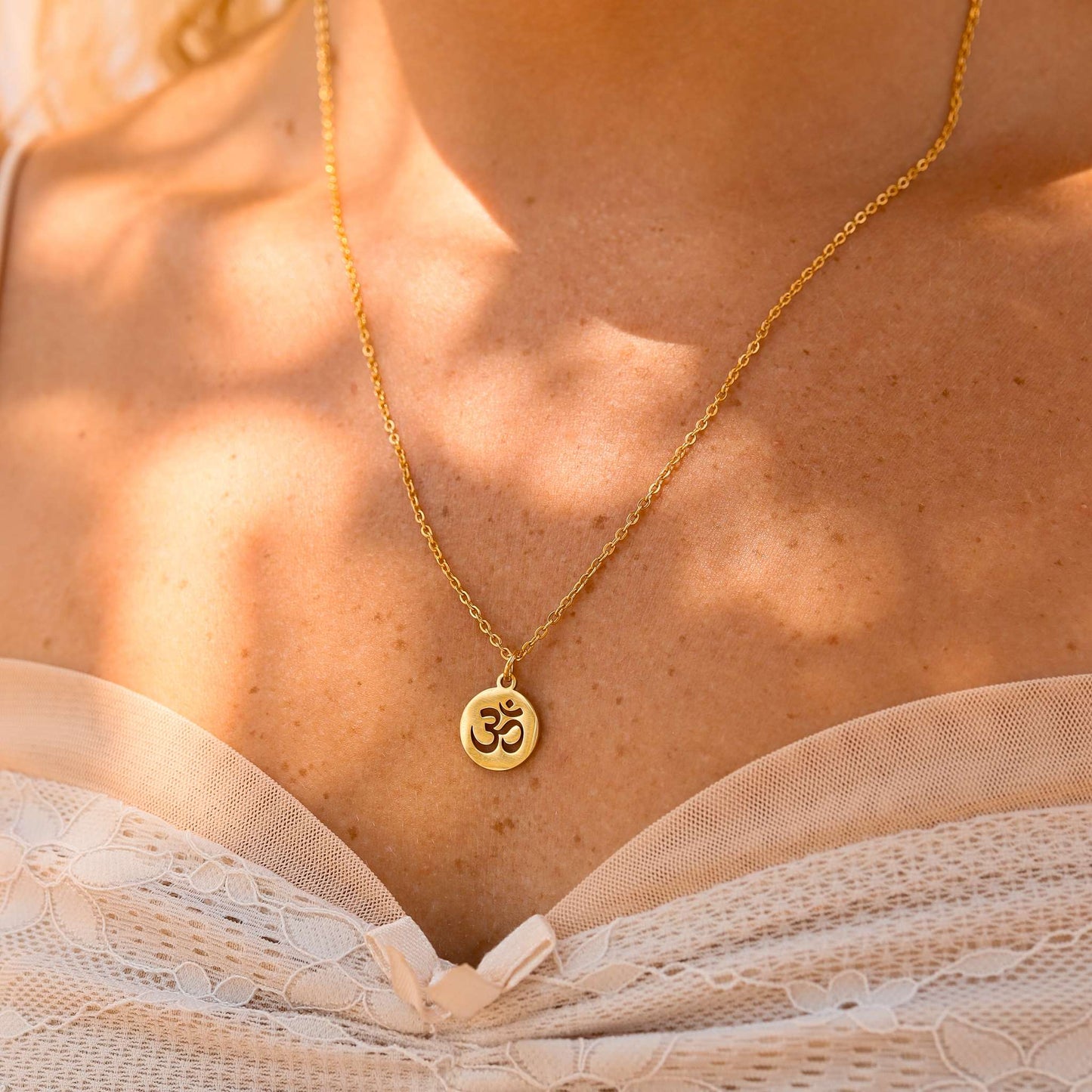 18K Gold PVD Stainless Steel "Om" Symbol Circle Pendant / PDL0148