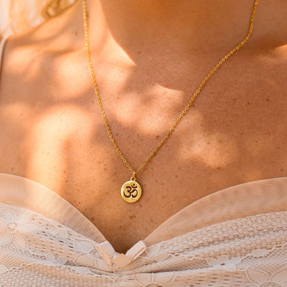 18K Gold PVD Stainless Steel "Om" Symbol Circle Pendant / PDL0148