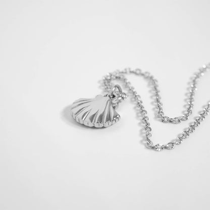 18K Gold PVD Stainless Steel Clam Shell Charm / PDL0097