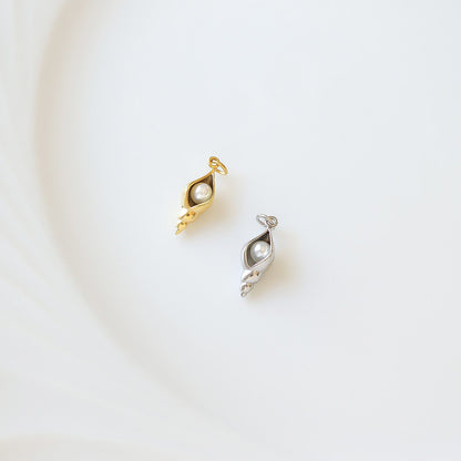 18K Gold PVD Stainless Steel Conch Shell with Pearl Charm / PDL0193