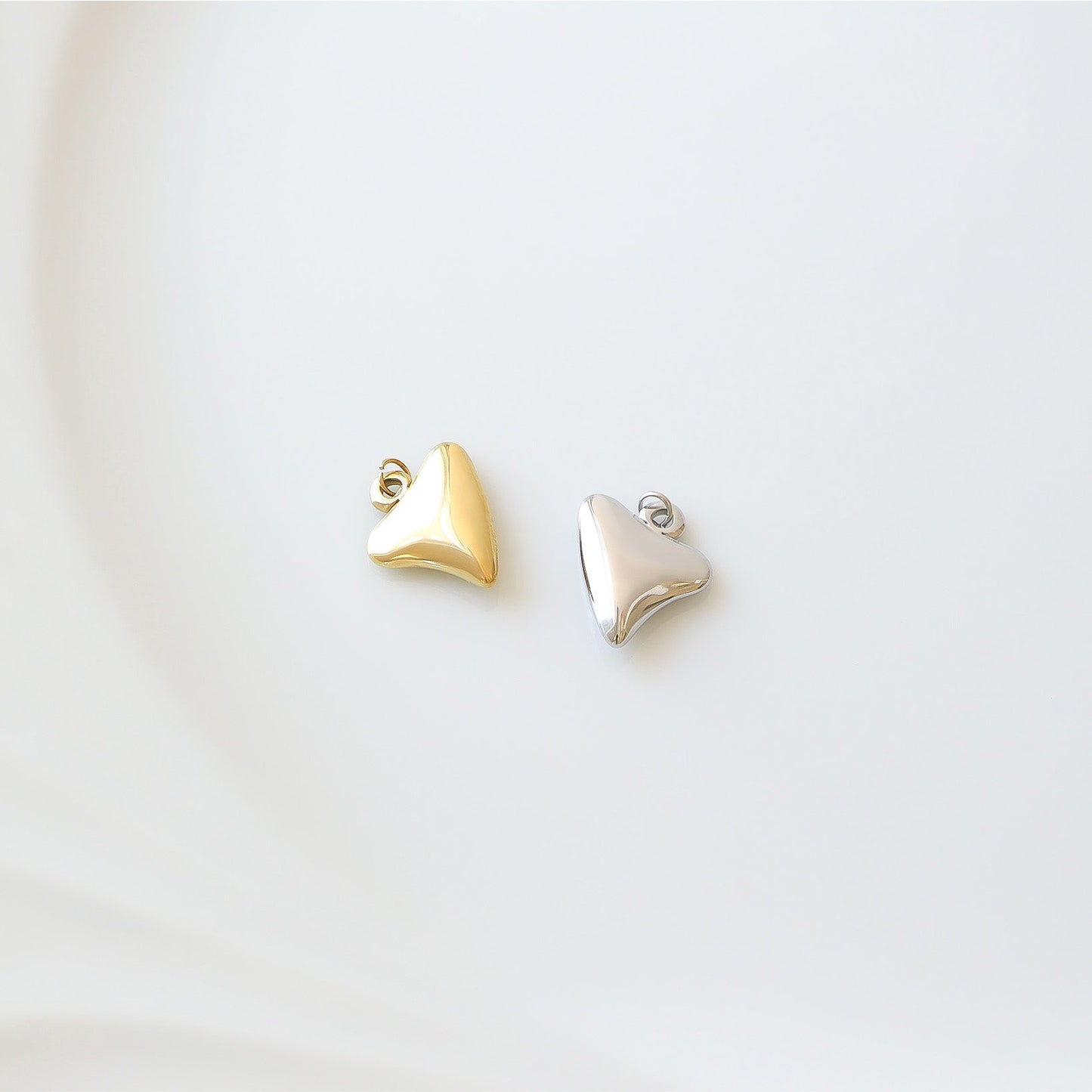 18K Gold PVD Stainless Steel Shark Tooth Charm / PDL0212