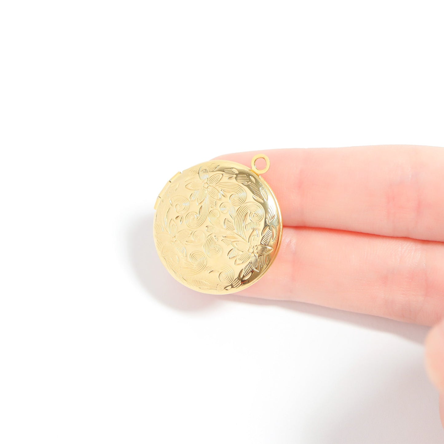 18K Gold PVD Stainless Steel Round Floral textured Locket / PDL0240