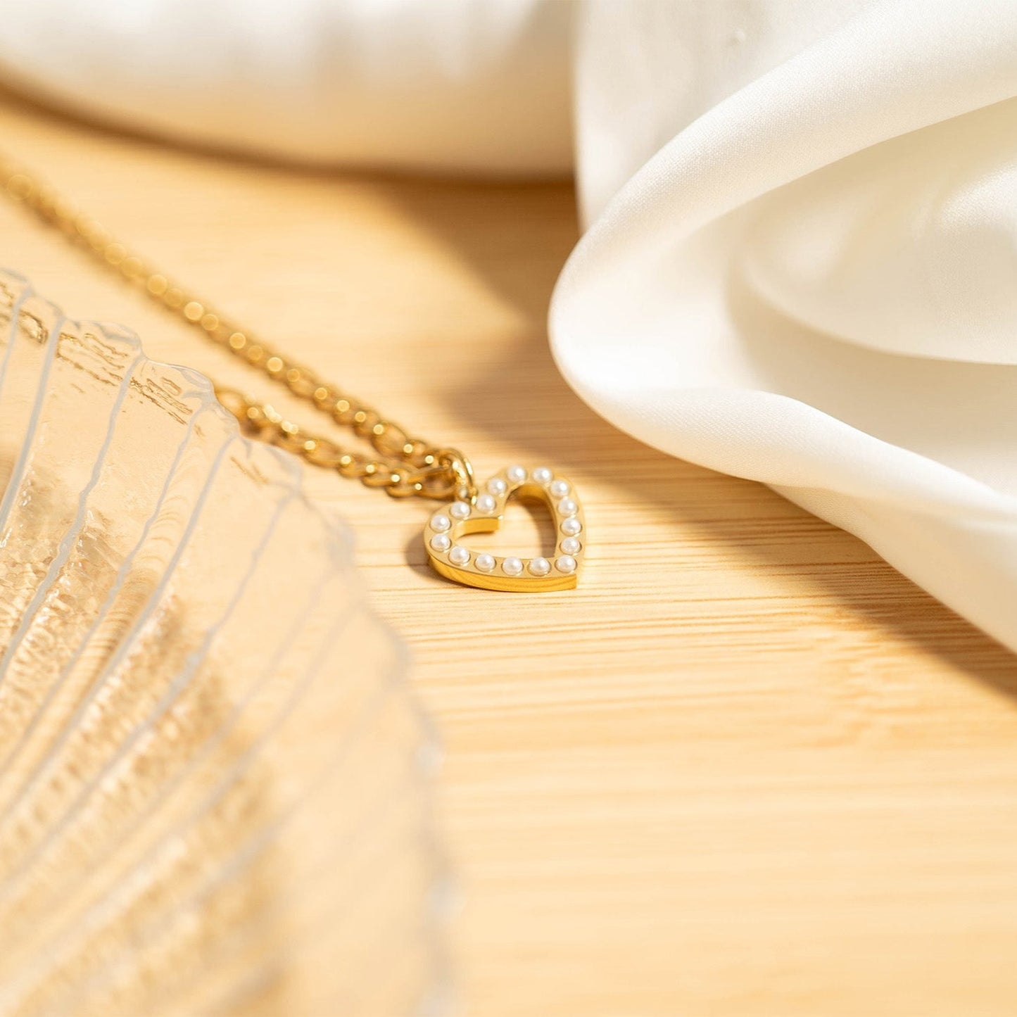 18K Gold PVD Stainless Steel Pearl Heart Charm / PDL0253