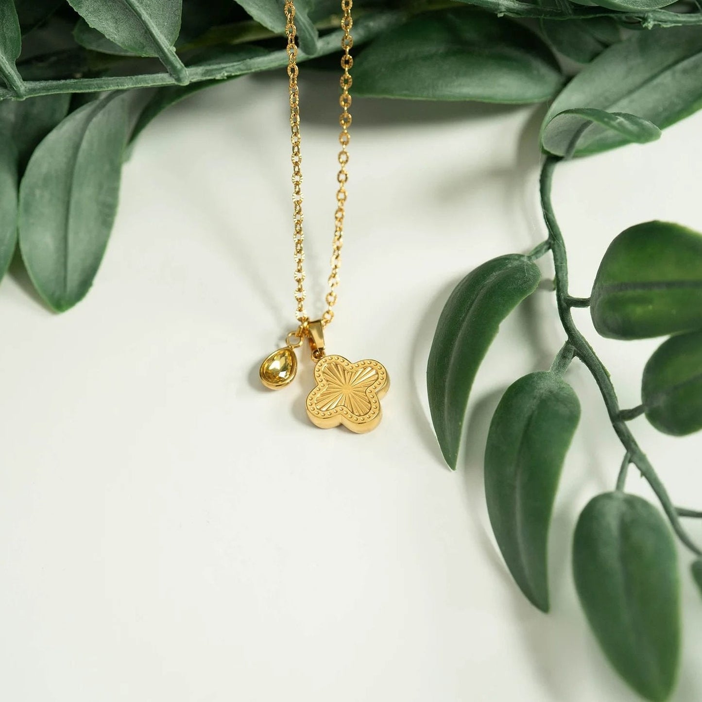 18K Gold PVD Stainless Steel Lucky Clover Charm Sunburst / PDL0270