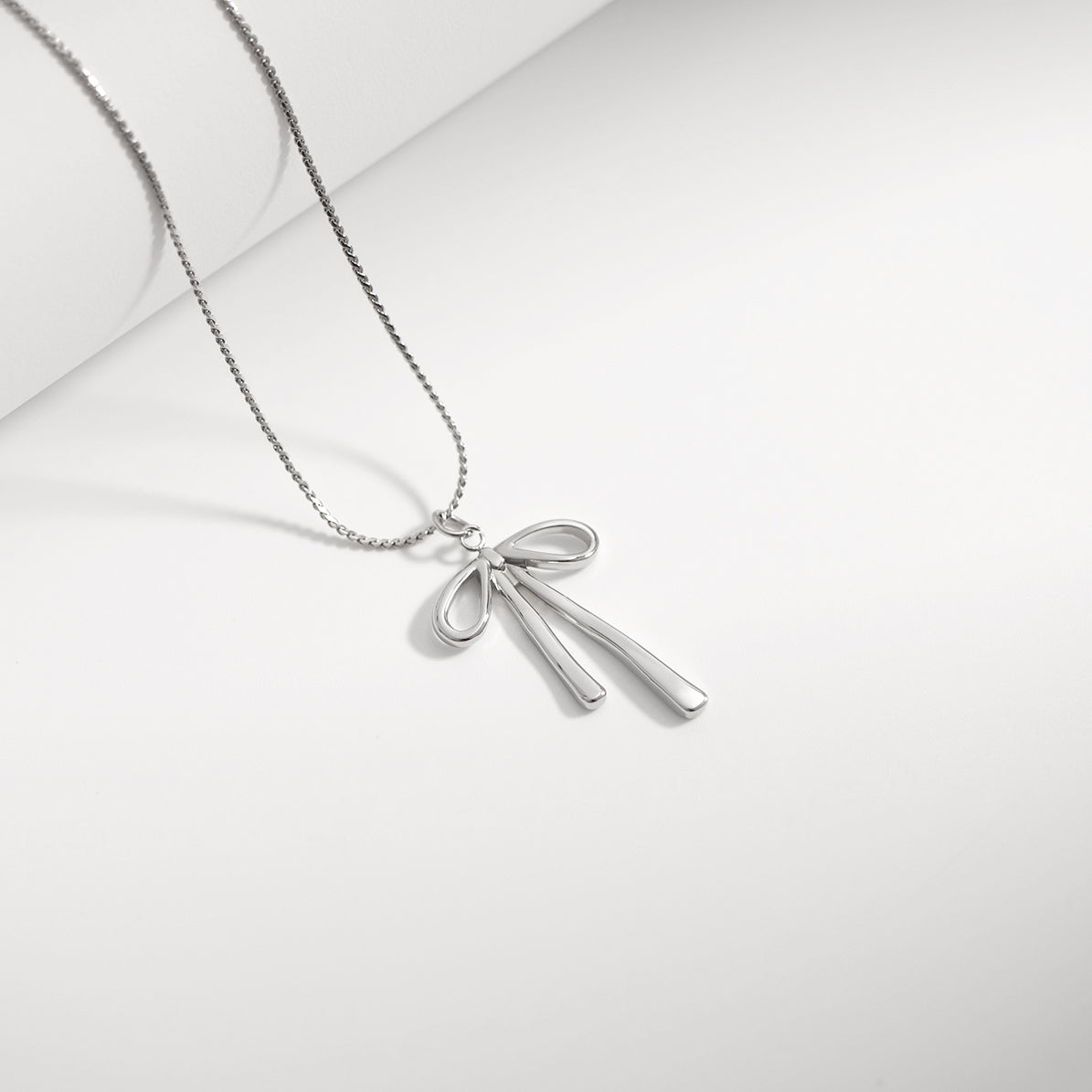 18K Gold PVD Stainless Steel Long Bow Charm / PDL0277