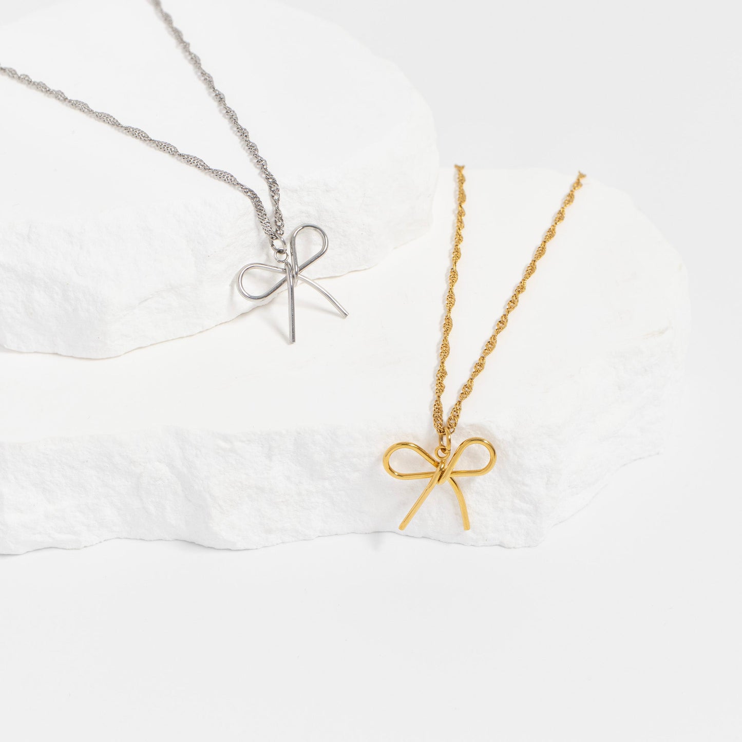 18K Gold PVD Stainless Steel Thin Bow Charm / PDL0292