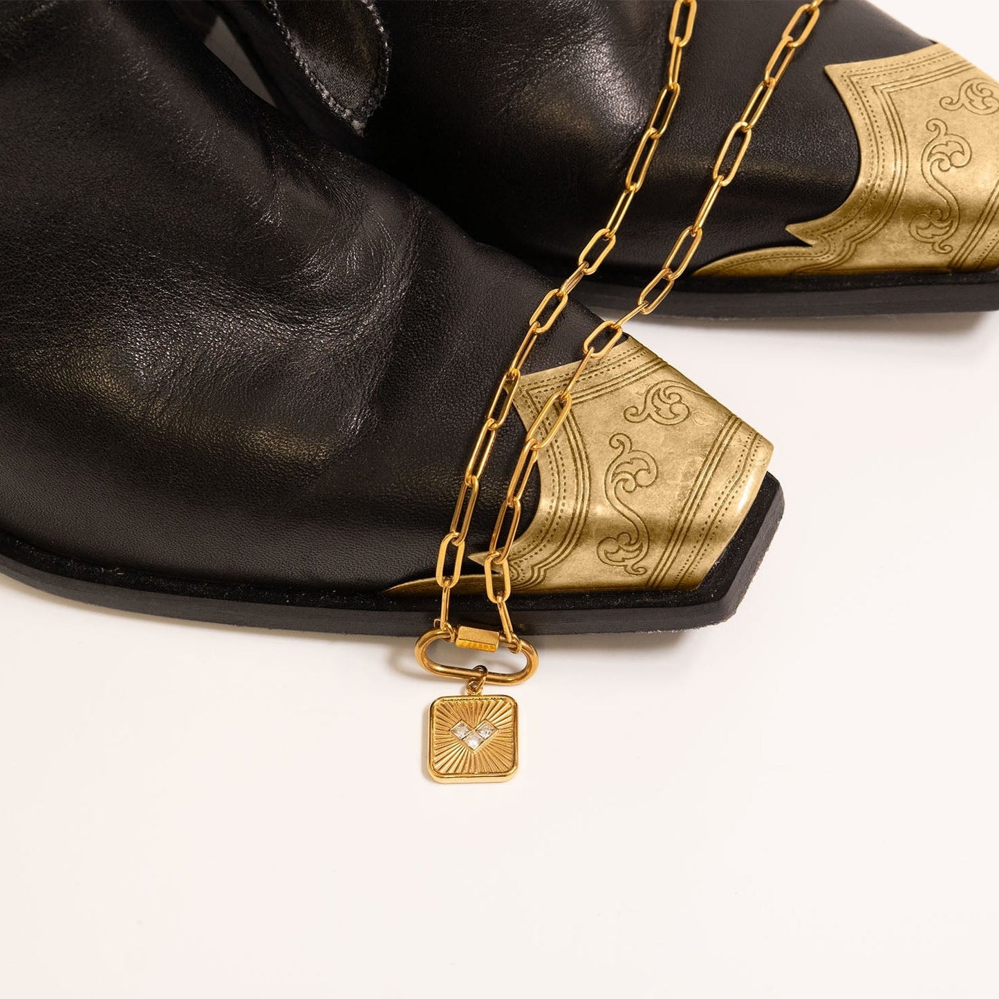 18K Gold PVD Stainless Steel Stone Heart Pendant / PDL0305