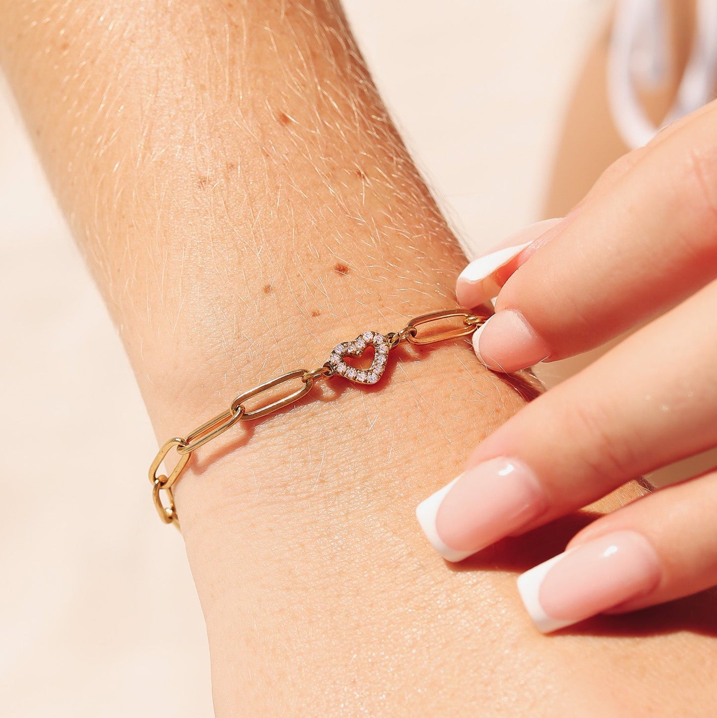 18K Gold PVD Stainless Steel Stone "Heart" Paperclip Chain Bracelet / BRJ1006